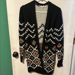 Black and White Patterned‎ Women's Sweater